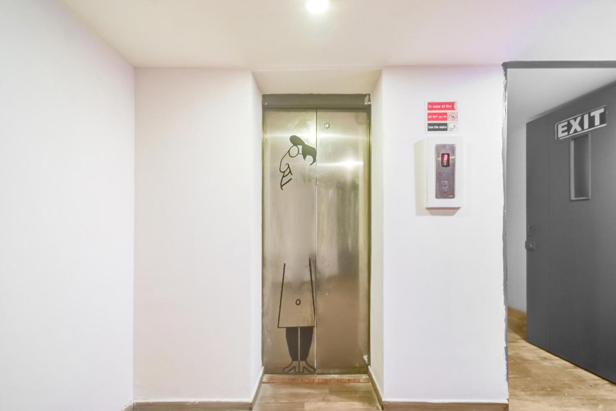 Super Townhouse Lakdikapul 호텔 하이데라바드 외부 사진