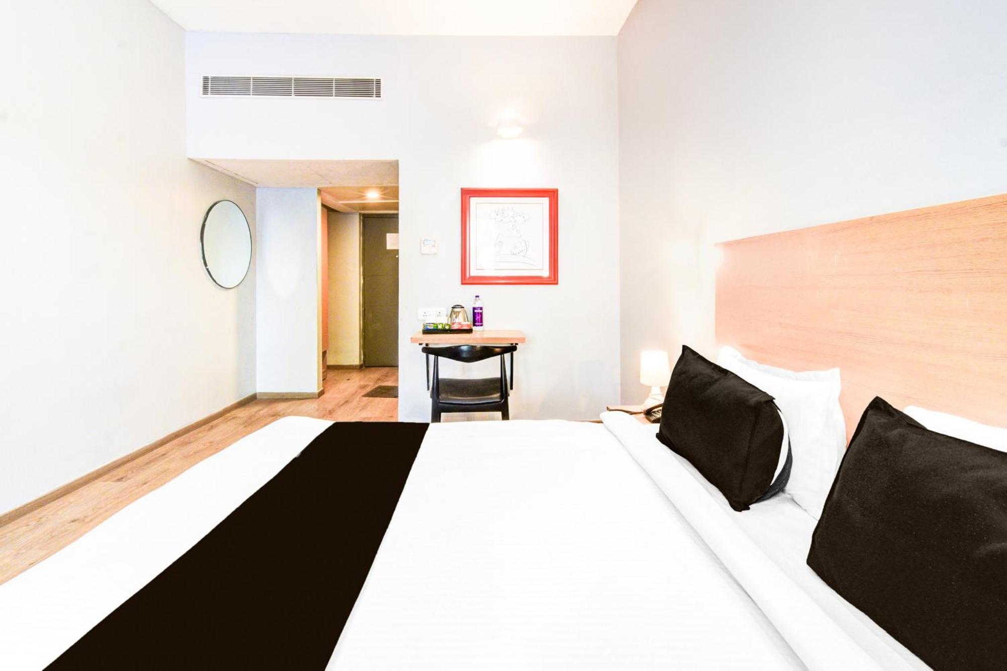 Super Townhouse Lakdikapul 호텔 하이데라바드 외부 사진