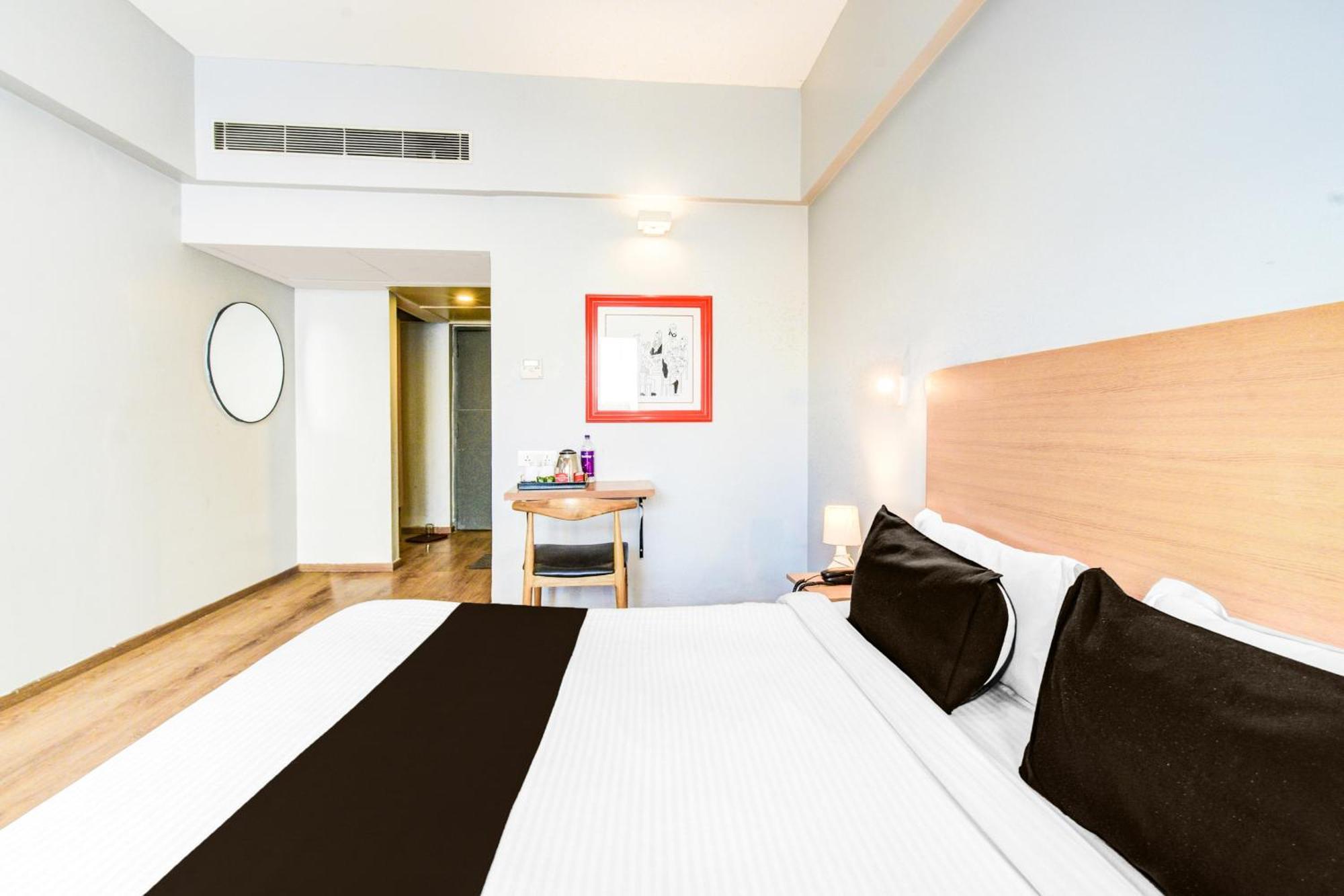 Super Townhouse Lakdikapul 호텔 하이데라바드 외부 사진
